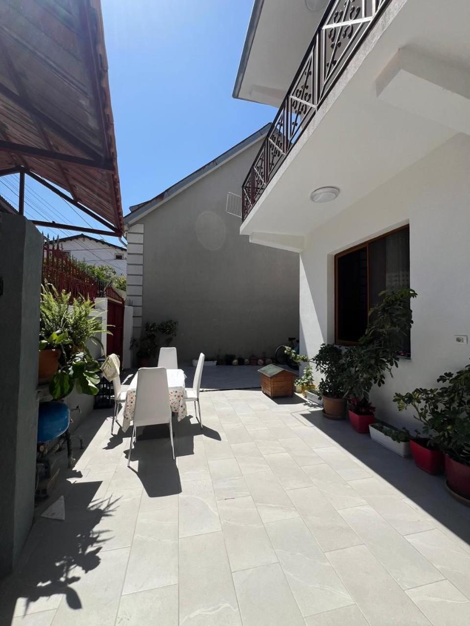 David Guesthouse Shkodër Екстериор снимка